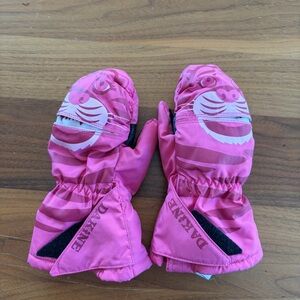 Pink Dakine toddler snow mittens